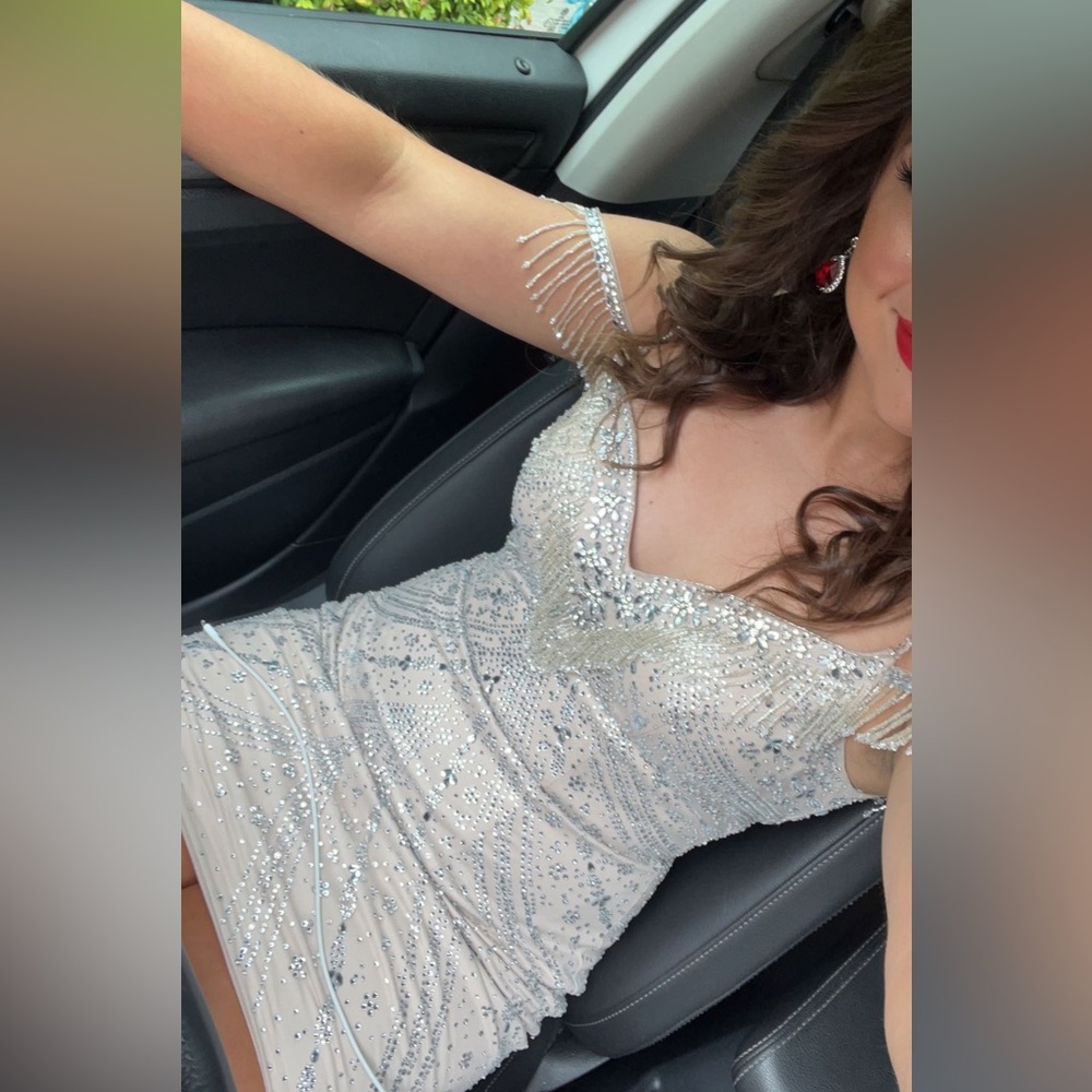WORN ONCE SHORT FORMAL DRESS! perfect for homecoming, or any formal dances!